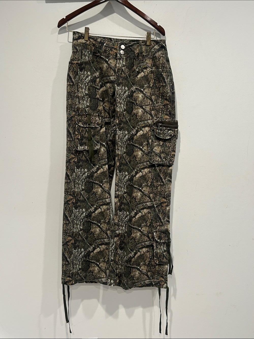 Dolls Kill x Real Tree Wide Leg Cargo Pants in Camouflage women’s medium nwot Md